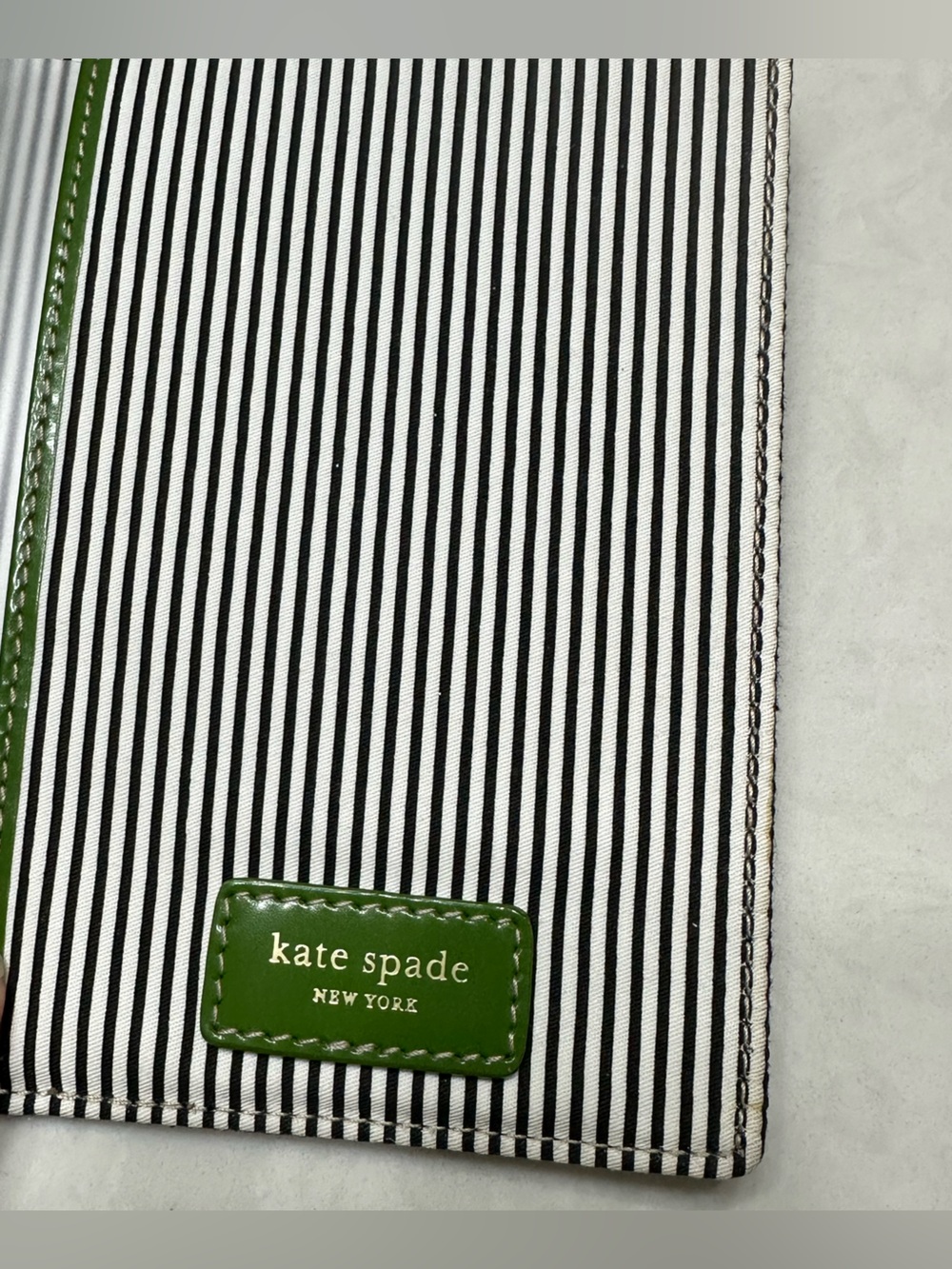 Kate Spade Black Fabric Photo Cover with Green Logo Plaque, 12 pages - Picture 3 of 7